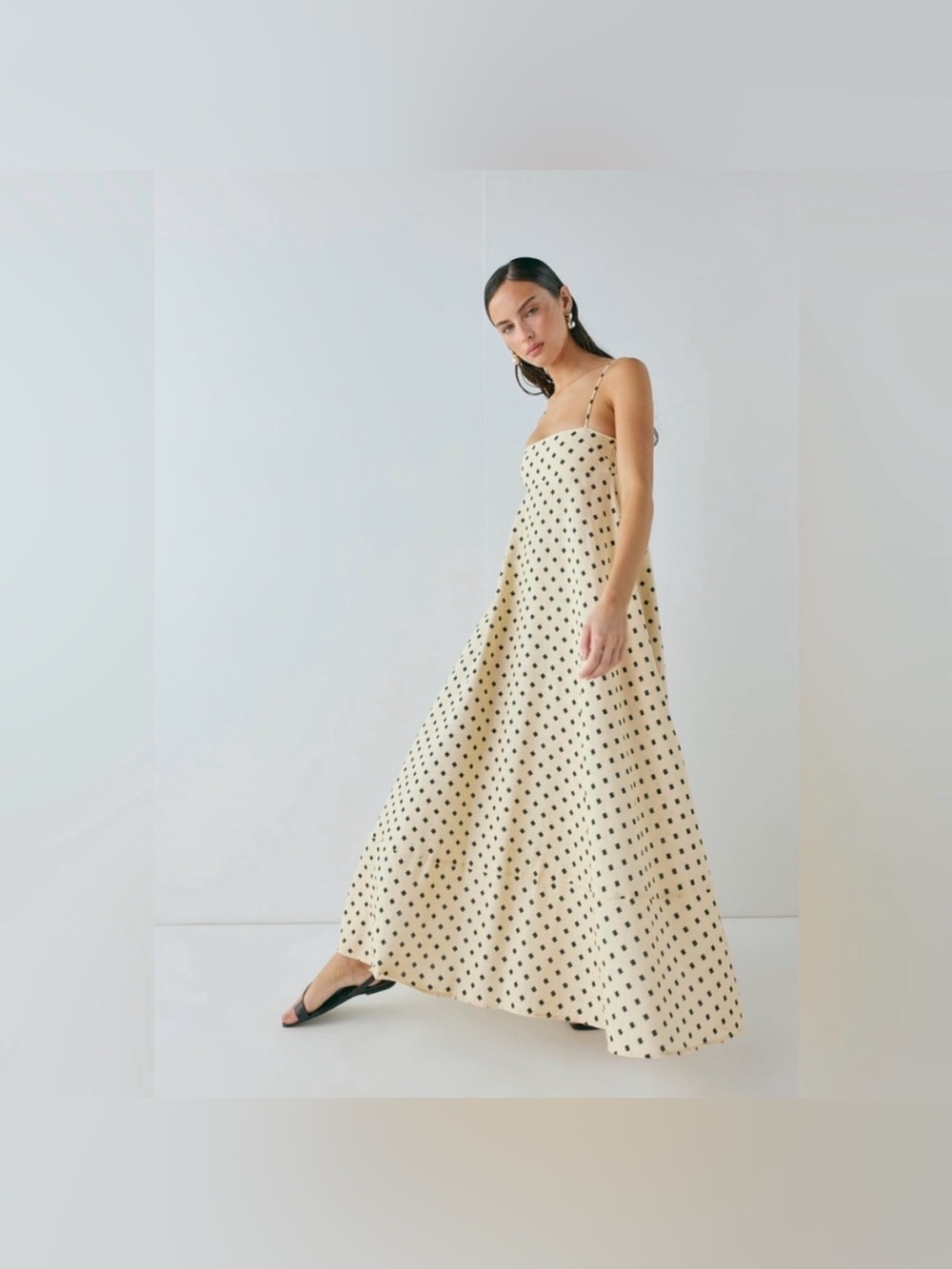 NEW VRG GRL Behati Linen blend Maxi Dress in Square - Picture 9 of 17